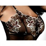 Preview: Traumhaftes Negligeé mit Blumenmuster und String