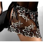Preview: Traumhaftes Negligeé mit Blumenmuster und String