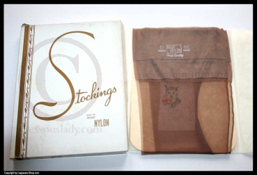 Nahtnylonstruempfe Vintage handbemalt Katzenmotiv