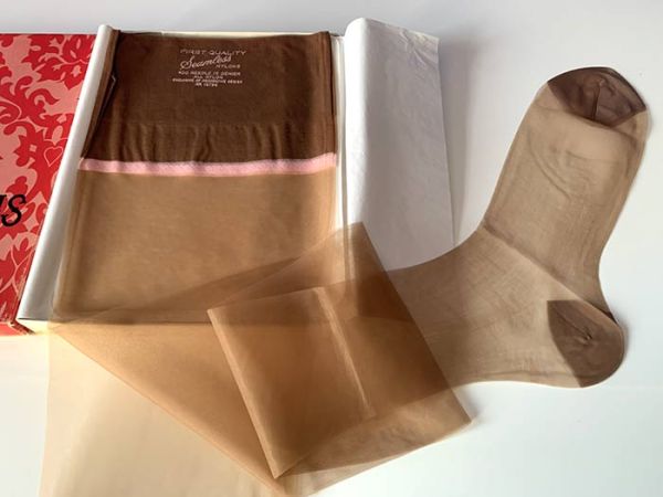 Vintage RHT US Nylonstrümpfe mit pink Streifen Nylons 10 M