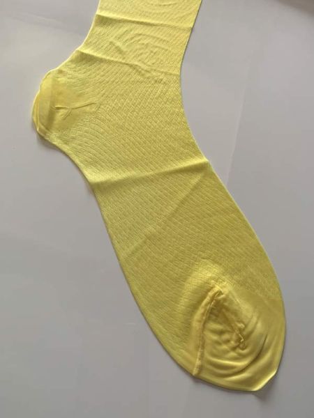 Alberts Duchess Yellow Textured US Stockings Sz 9,5 S