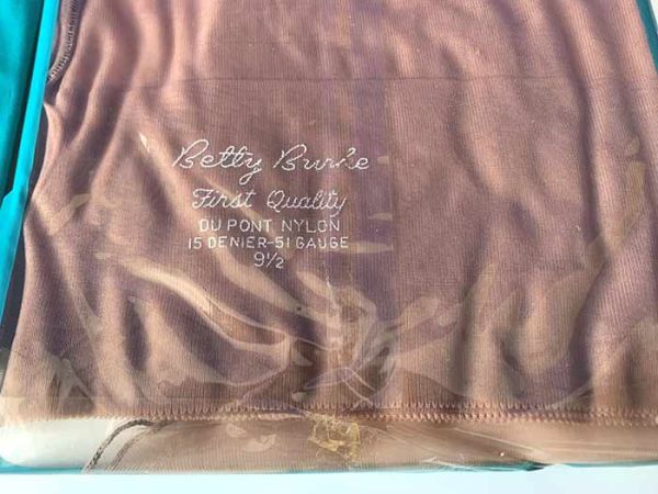 Betty Burke Vintage US Nahtnylonstrümpfe schwarze Naht 9,5
