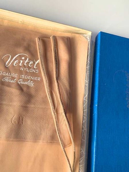 Veitel handbemalte Schmetterling Vintage Nylonstrümpfe US 10,5 Lang