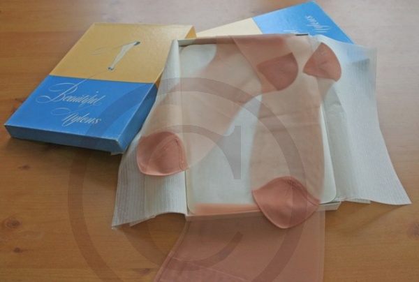 Beautiful Nylons alte RHT Nylonstrümpfe Gr. 10