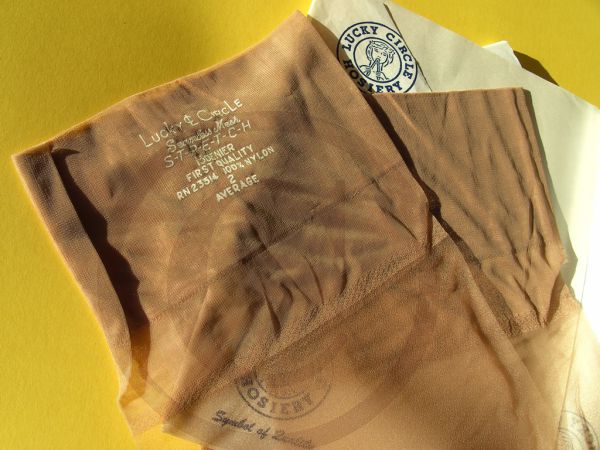 Lucky Circle Lady Nylon Stockings Sz Average