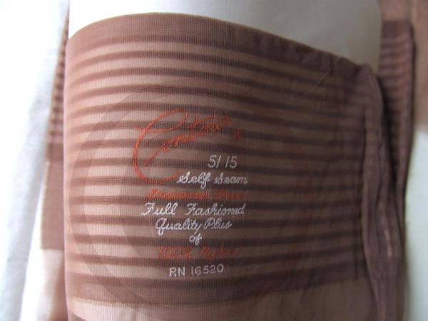 Elegante Contour US Nahtnylonstrümpfe Größe 10