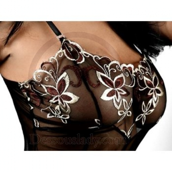 Traumhaftes Negligeé mit Blumenmuster und String