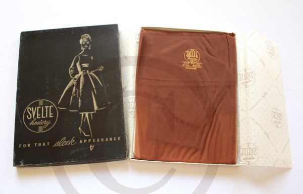 SVELTE 89 cm Vintage Nahtnylonstruempfe Nylons US 10